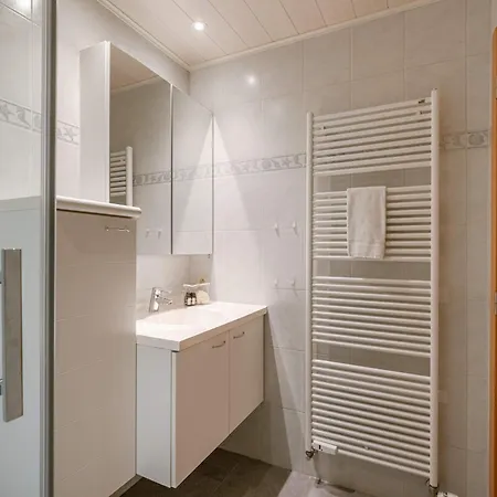 Light-filled With Lateral Sea View Apartment *